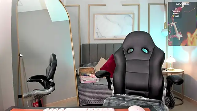 Snapshot of Holly_madison_ chatting on February 25, 2026, 1:55 pm Holly madison online show from February 25, 2026, 1:55 pm