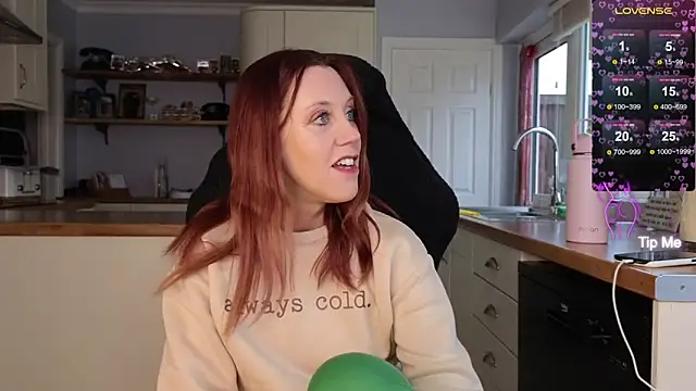 Snapshot of stripmequick chatting on October 15, 2025, 9:17 am stripmequick online show from October 15, 2025, 9:17 am