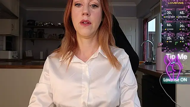 Snapshot of stripmequick chatting on November 28, 2025, 9:53 am stripmequick online show from November 28, 2025, 9:53 am