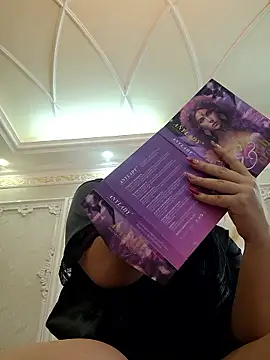 PamelaTomson online show from January 7, 2026, 12:32 pm