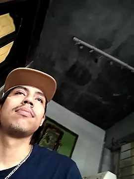 AlexAlejandro13 online show from September 8, 2025, 11:26 pm