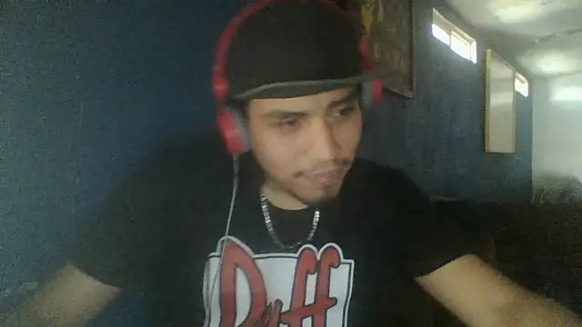 AlexAlejandro13 online show from October 21, 2025, 7:02 pm