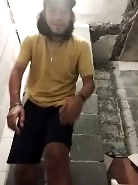 AlexAlejandro13 online show from April 5, 2026, 1:45 am