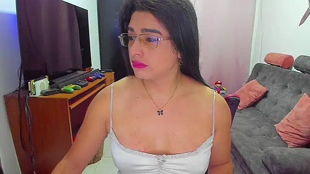 Snapshot of Khalifa_Gold chatting on March 14, 2025, 11:45 am Khalifa Gold online show from March 14, 2025, 11:45 am