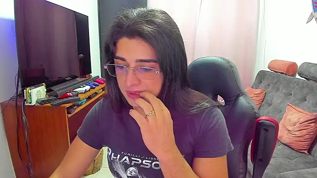 Snapshot of Khalifa_Gold chatting on March 11, 2025, 5:02 am Khalifa Gold online show from March 11, 2025, 5:02 am