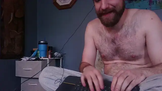 Snapshot of hpluvsplata chatting on February 17, 2026, 2:14 pm hpluvsplata online show from February 17, 2026, 2:14 pm