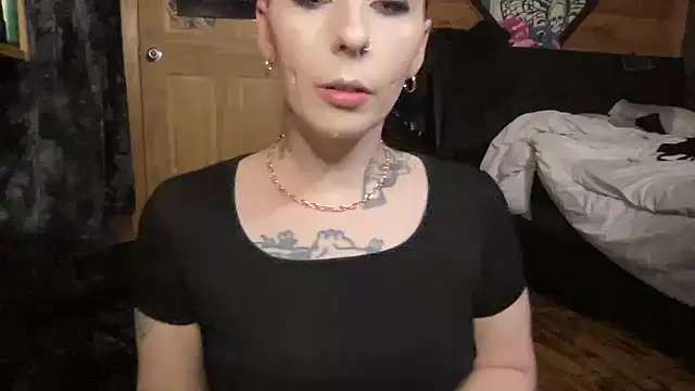Snapshot of TeenyDoll chatting on May 26, 2026, 2:42 am TeenyDoll online show from May 26, 2026, 2:42 am