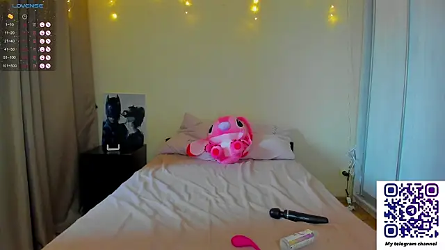 Snapshot of Bella_Foryou chatting on March 10, 2025, 2:06 am Bella Foryou online show from March 10, 2025, 2:06 am