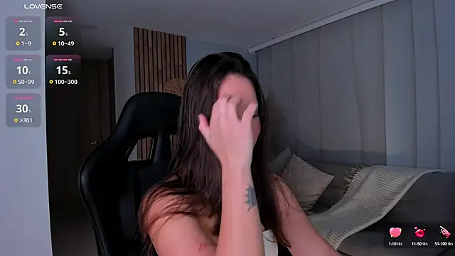 AnnieHallX online show from March 19, 2025, 1:10 am