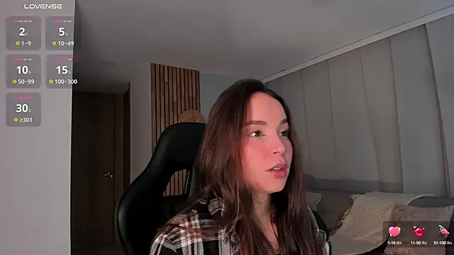 AnnieHallX online show from March 18, 2025, 1:02 am