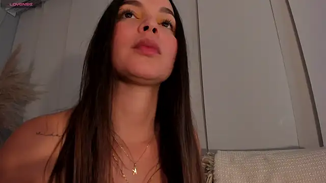 AnnieHallX online show from January 30, 2025, 10:41 pm