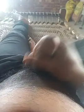 FinableKnee online show from April 20, 2026, 4:04 am