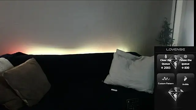 Snapshot of MaxRouger chatting on December 1, 2025, 10:43 pm MaxRouger online show from December 1, 2025, 10:43 pm