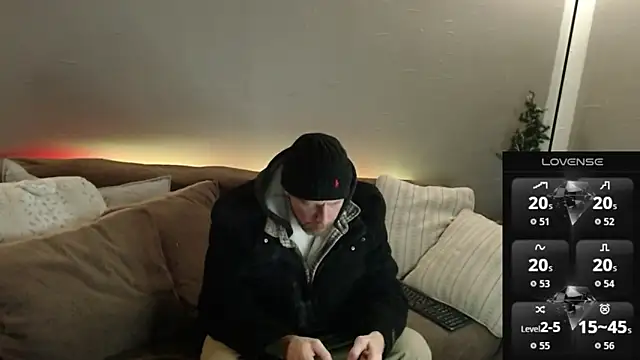 Snapshot of MaxRouger chatting on December 4, 2025, 1:26 am MaxRouger online show from December 4, 2025, 1:26 am