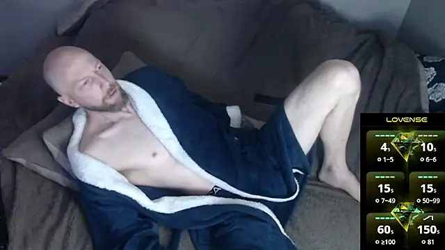 Snapshot of MaxRouger chatting on March 2, 2026, 4:36 pm MaxRouger online show from March 2, 2026, 4:36 pm