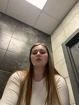 Snapshot of CandyShoopp chatting on March 15, 2025, 4:43 pm CandyShoopp online show from March 15, 2025, 4:43 pm