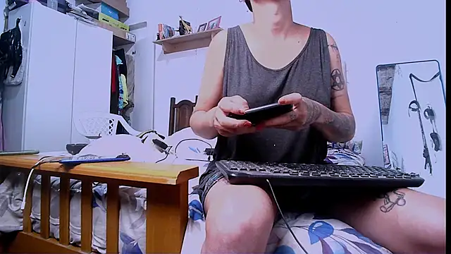 Snapshot of Alicbranca chatting on October 8, 2025, 12:12 am Alicbranca online show from October 8, 2025, 12:12 am