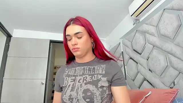 Snapshot of alexandra_fire69x chatting on May 2, 2026, 2:33 pm alexandra fire69x online show from May 2, 2026, 2:33 pm