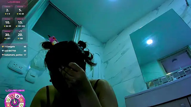 ashelydainii online show from March 8, 2025, 4:45 am