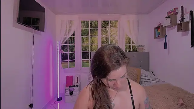 vanessabrown  online show from March 31, 2026, 4:53 pm