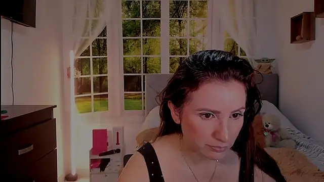 vanessabrown  online show from June 3, 2026, 6:34 pm