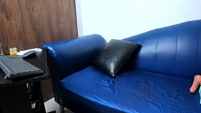 Mature Skinny online show from November 19, 2025, 6:24 am