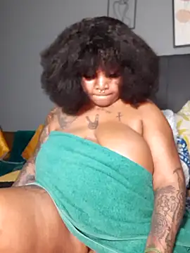 PearlSexxy69 online show from October 17, 2025, 11:06 pm