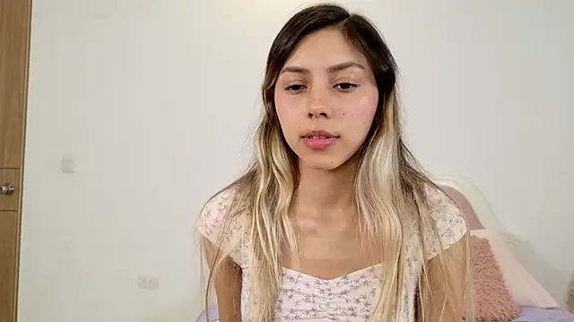 Snapshot of Sensualtease chatting on January 27, 2025, 3:15 am Sensualtease online show from January 27, 2025, 3:15 am