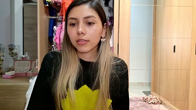 Snapshot of Sensualtease chatting on January 19, 2025, 1:10 am Sensualtease online show from January 19, 2025, 1:10 am