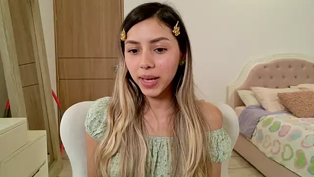 Snapshot of Sensualtease chatting on January 23, 2025, 1:08 am Sensualtease online show from January 23, 2025, 1:08 am