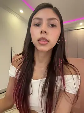 Sensualtease online show from April 21, 2026, 11:33 pm