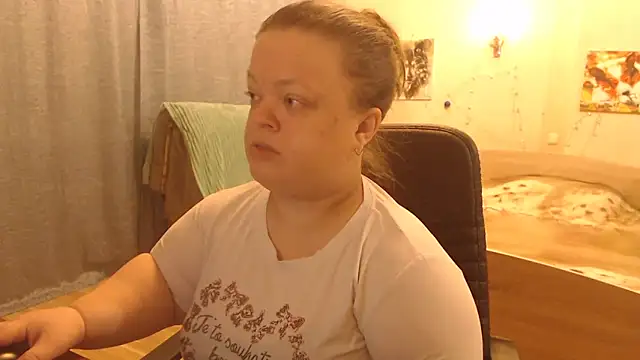 Janiffer MiMi online show from February 19, 2025, 5:49 pm