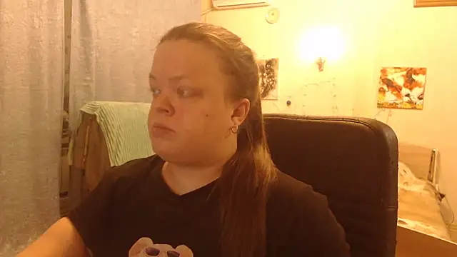 Janiffer MiMi online show from February 18, 2025, 4:36 pm