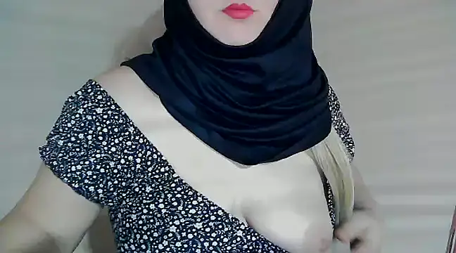 Snapshot of PinkPudding chatting on December 5, 2024, 6:39 pm PinkPudding online show from December 5, 2024, 6:39 pm