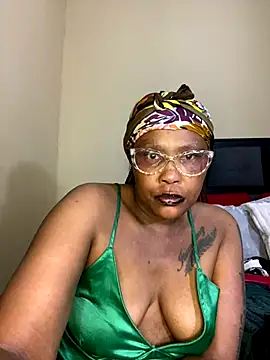 Snapshot of BADFATASS85 chatting on September 24, 2025, 9:21 pm BADFATASS85 online show from September 24, 2025, 9:21 pm