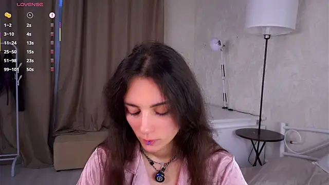 Holla Molly online show from November 10, 2025, 5:12 am