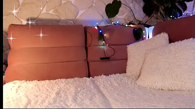 glamour kitten online show from February 9, 2025, 7:30 pm