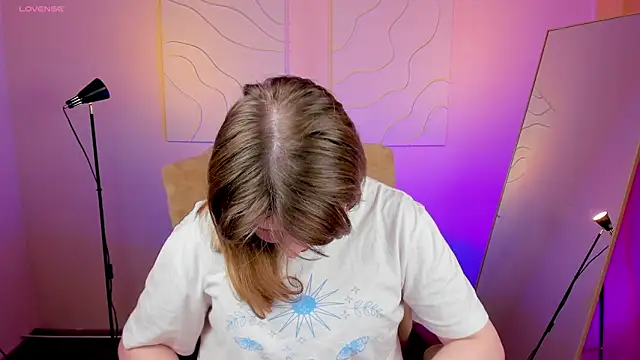 Vivian cutie online show from March 18, 2025, 3:33 pm