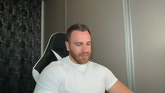 Snapshot of Thori92 chatting on June 14, 2026, 1:34 pm Thori92 online show from June 14, 2026, 1:34 pm