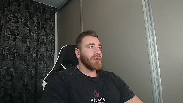 Thori92 online show from December 1, 2025, 4:52 pm