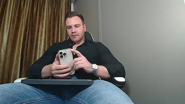 Thori92 online show from December 15, 2025, 6:47 pm