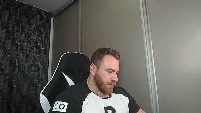 Thori92 online show from March 14, 2025, 9:32 pm