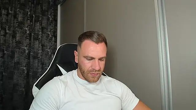 Snapshot of Thori92 chatting on July 16, 2026, 6:38 pm Thori92 online show from July 16, 2026, 6:38 pm