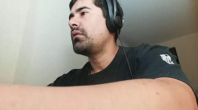 VonDoomdelToro online show from February 10, 2025, 3:57 am