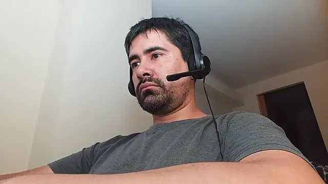 VonDoomdelToro online show from February 14, 2025, 1:45 am