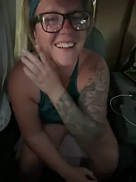 Lizzyloo online show from March 7, 2025, 4:33 pm