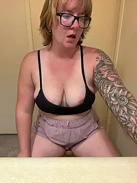 Lizzyloo online show from February 20, 2025, 3:12 am