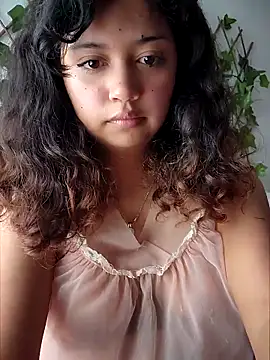 Peach Girll online show from March 18, 2025, 5:12 pm