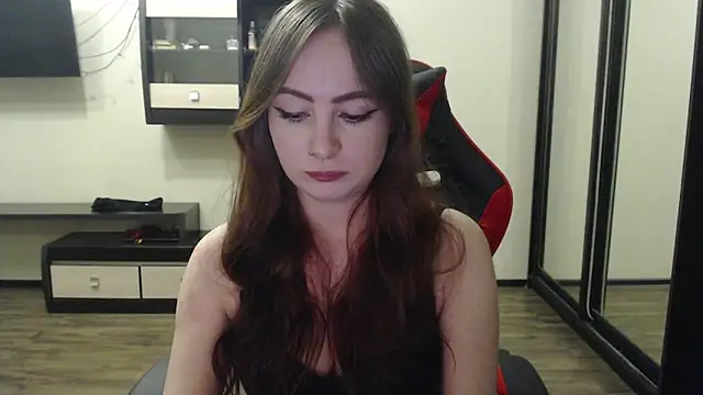 Laralianna online show from February 17, 2025, 9:43 pm