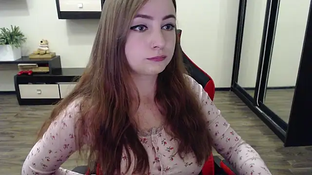 Laralianna online show from September 10, 2025, 8:13 am